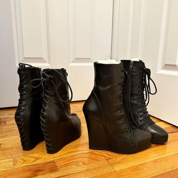 Gothy McGothinson! I ❣ well-made black clothing. - Picture 15 of 15